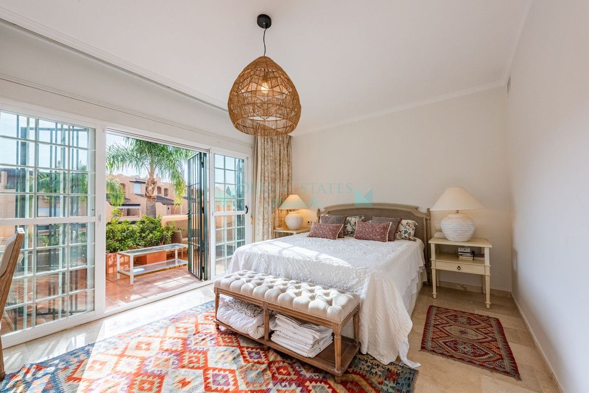 Semi Detached Villa for sale in Nagüeles, Marbella Golden Mile