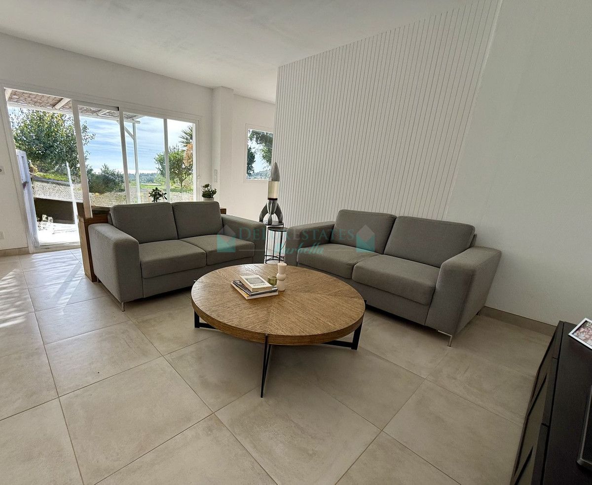 Finca for sale in Estepona