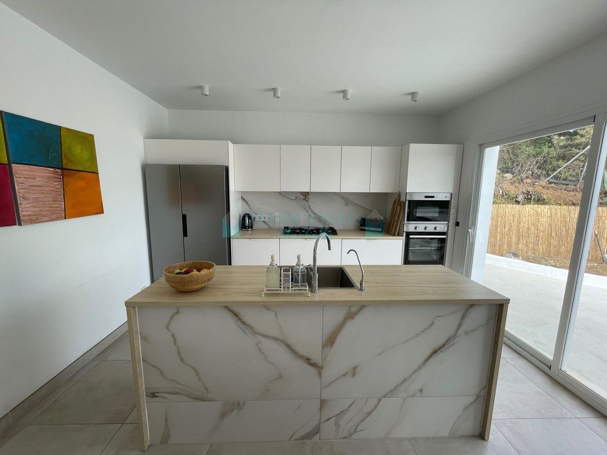 Finca for sale in Estepona