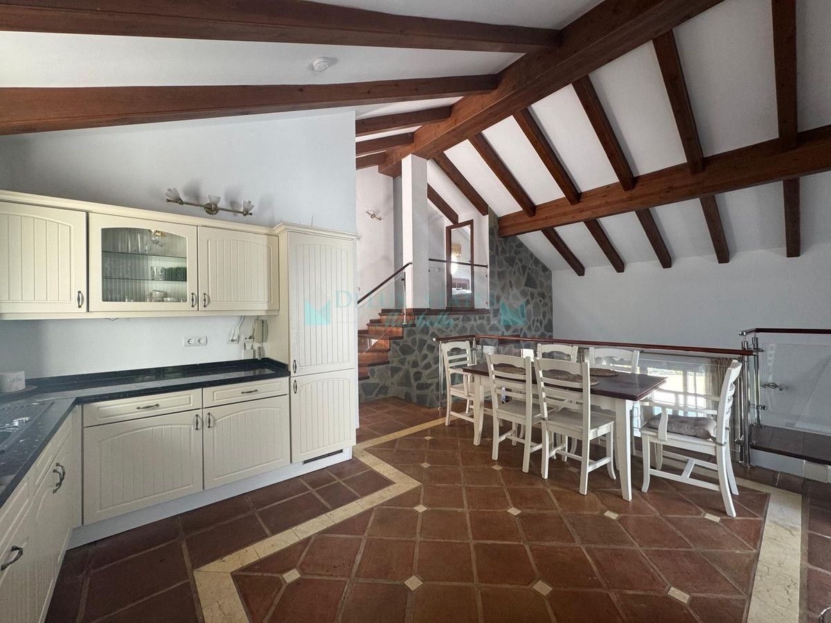 Villa for sale in Istan