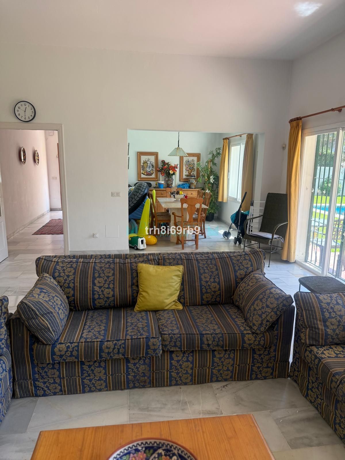 Villa for sale in Benamara, Estepona