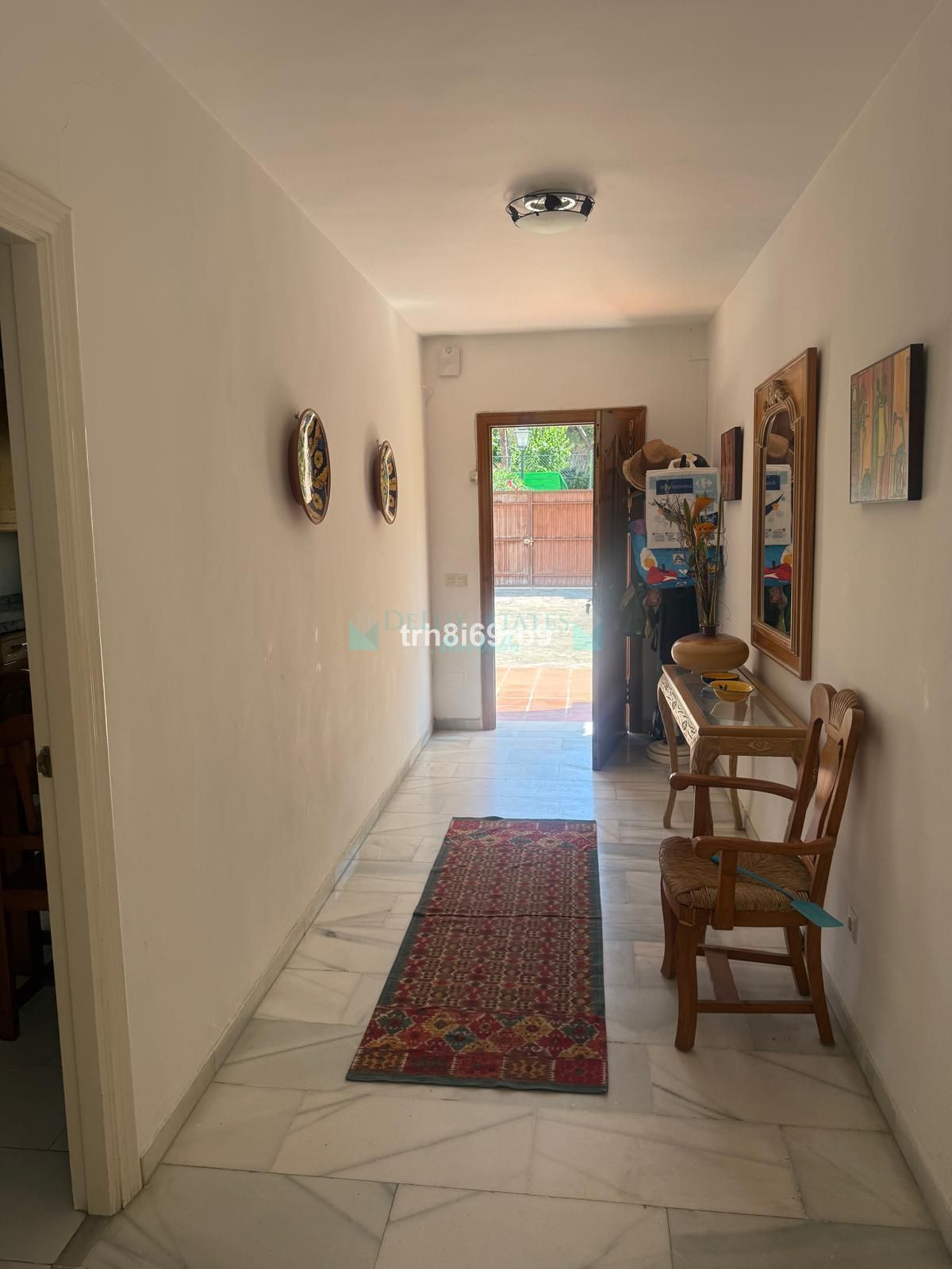 Villa for sale in Benamara, Estepona