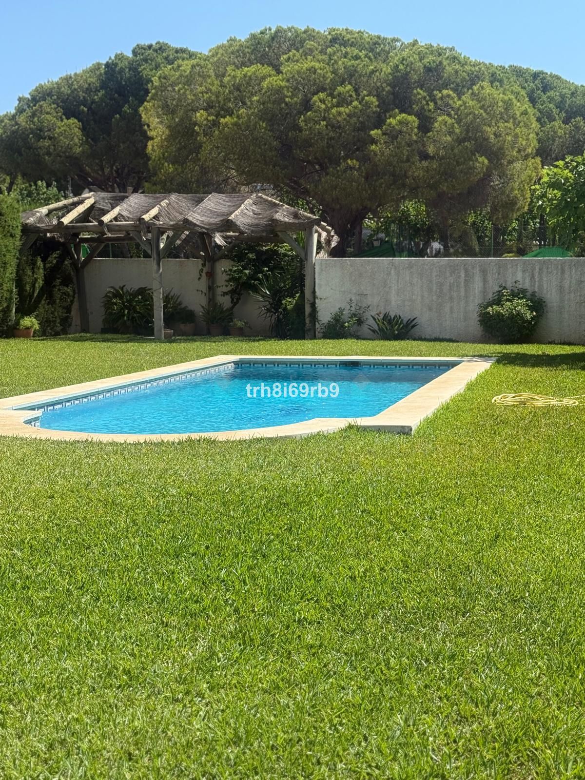 Villa for sale in Benamara, Estepona