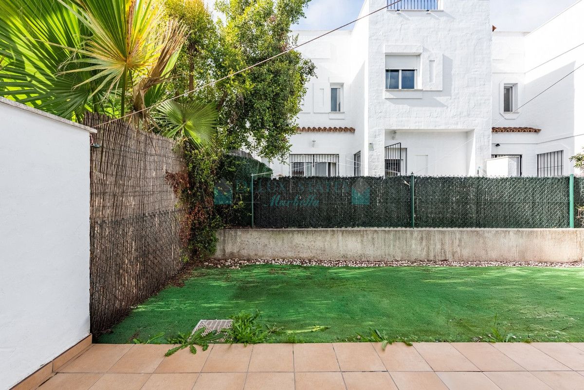 Town House for sale in Nueva Andalucia