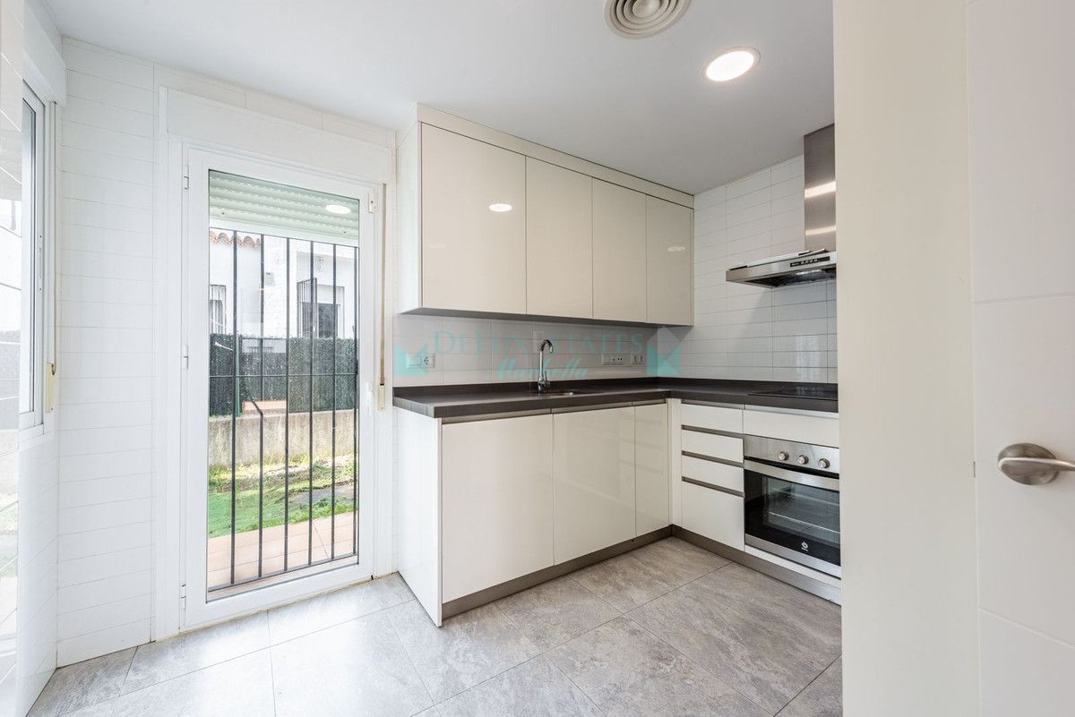 Town House for sale in Nueva Andalucia