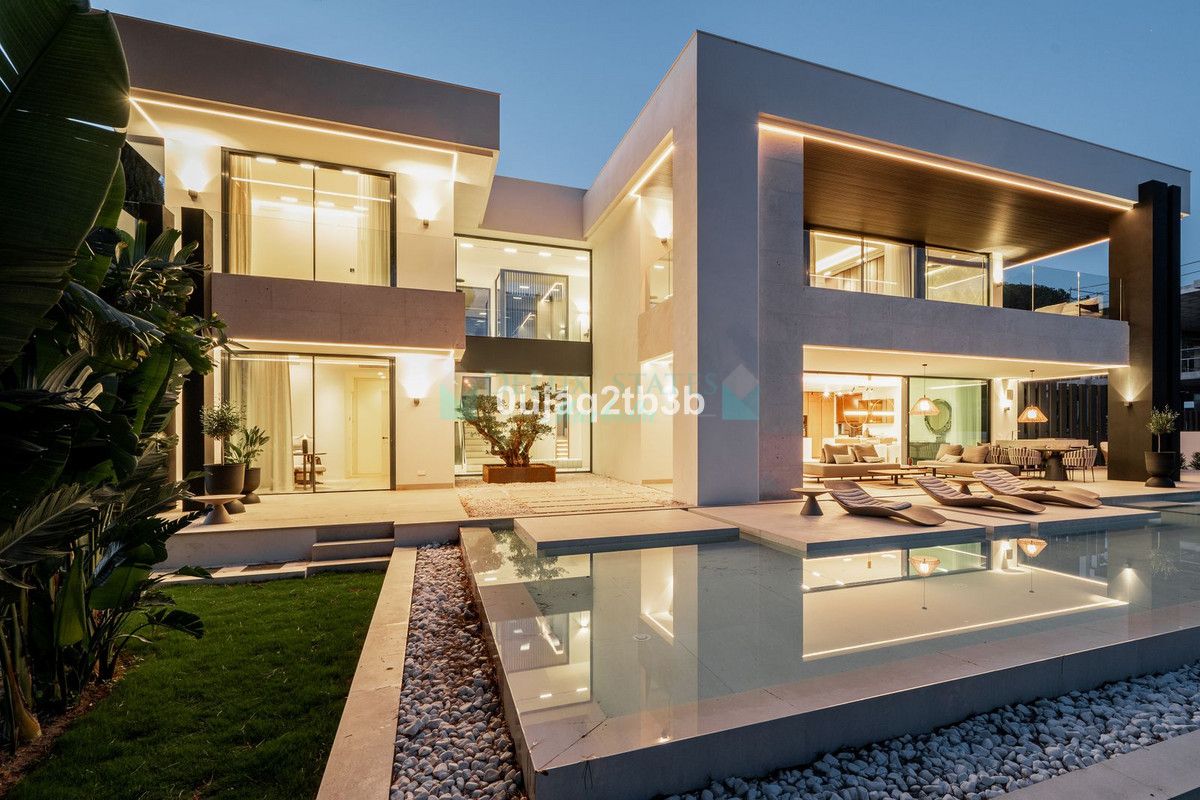 Villa for sale in Nagüeles, Marbella Golden Mile