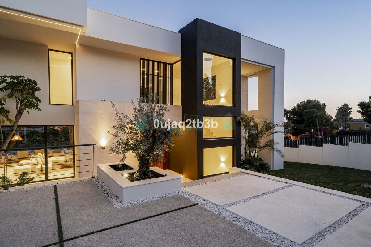 Villa for sale in Nagüeles, Marbella Golden Mile