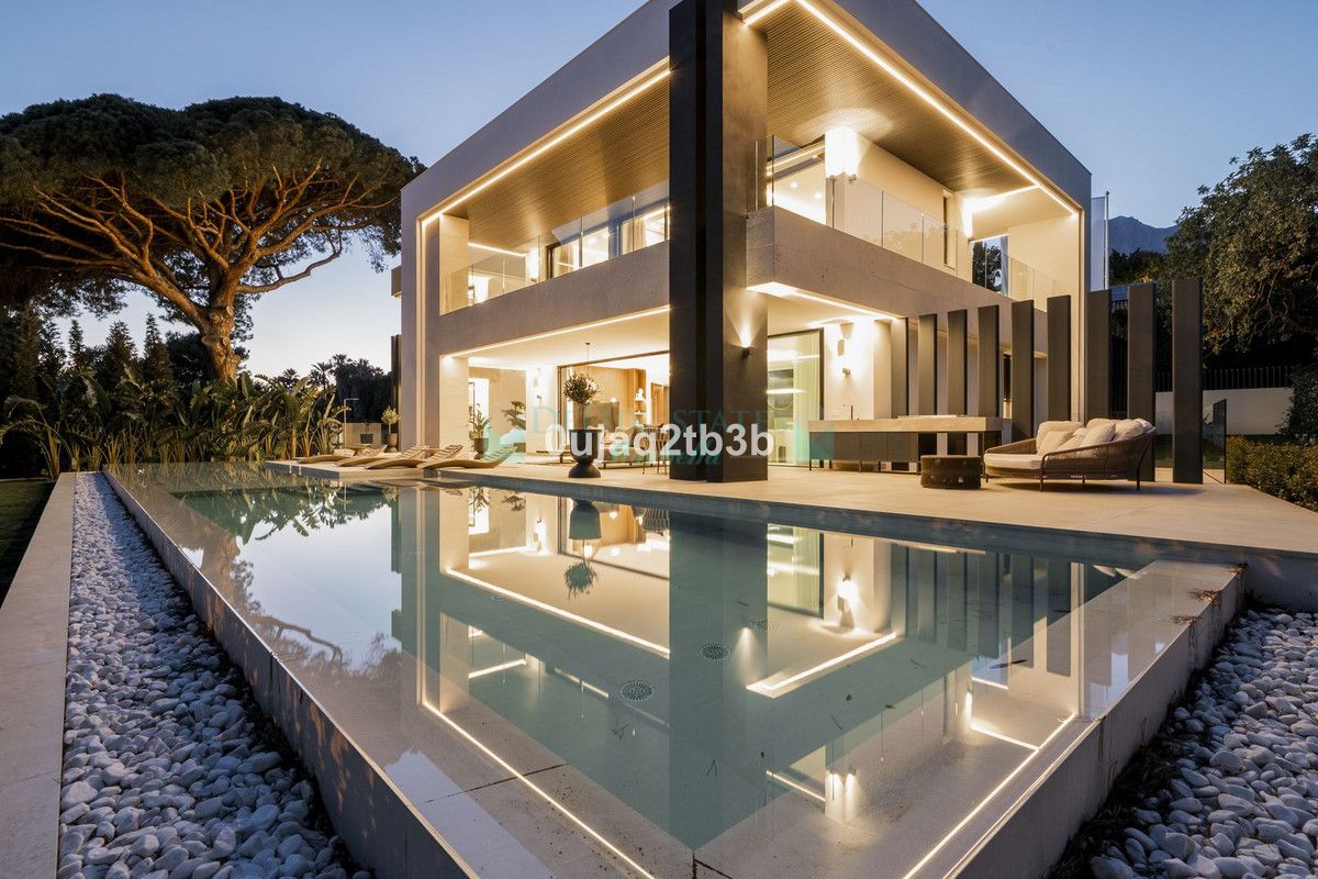 Villa for sale in Nagüeles, Marbella Golden Mile