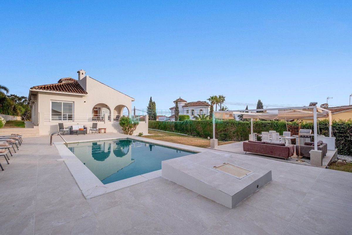 Villa for sale in Elviria, Marbella East