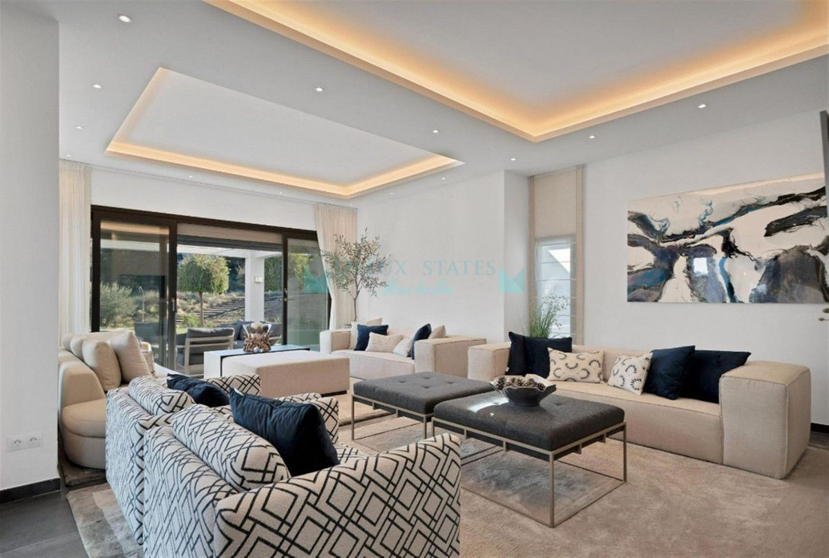 Villa for sale in Benahavis