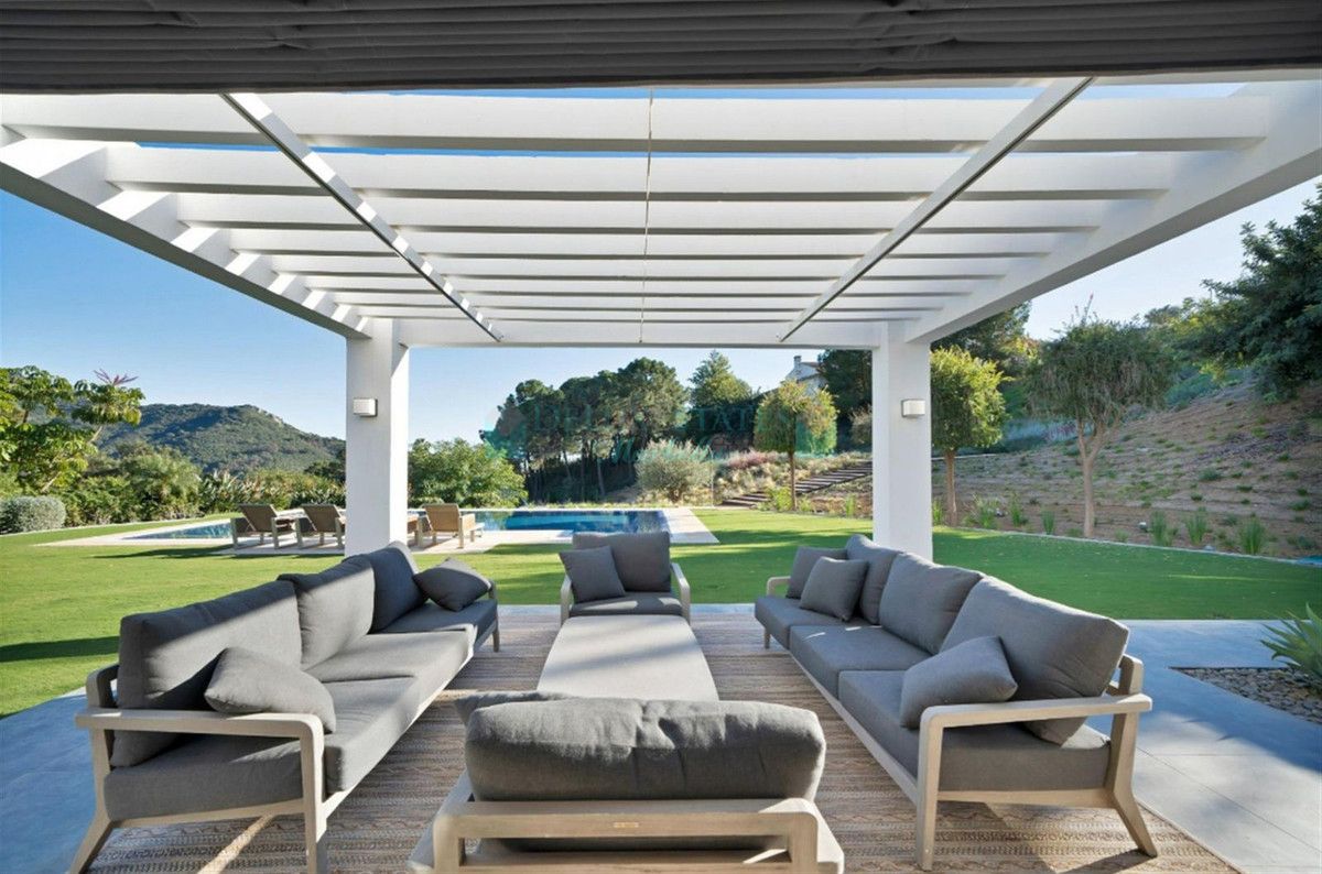 Villa for sale in Benahavis