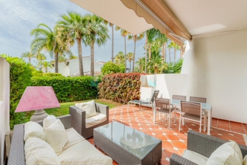 Town House for sale in Estepona