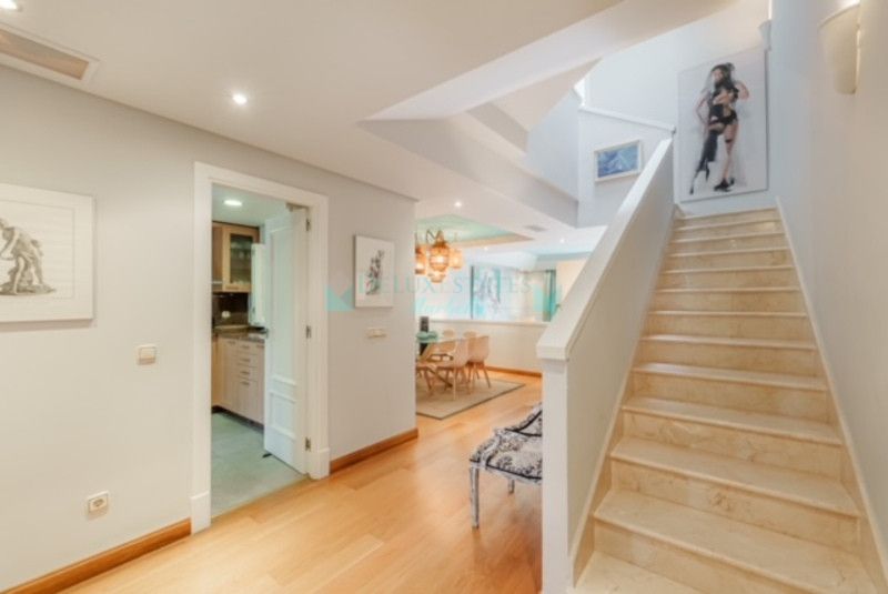 Town House for sale in Estepona