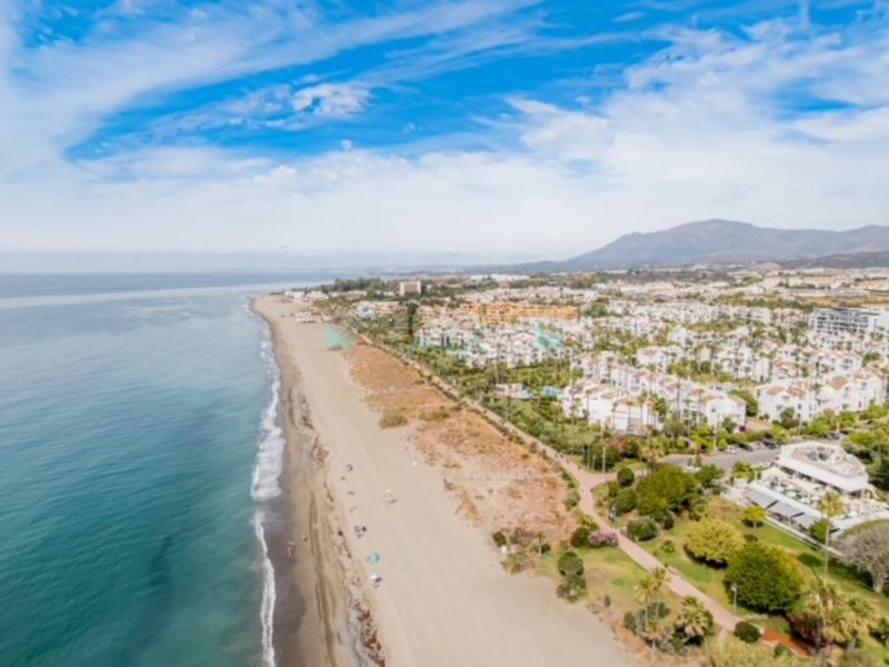 Town House for sale in Estepona
