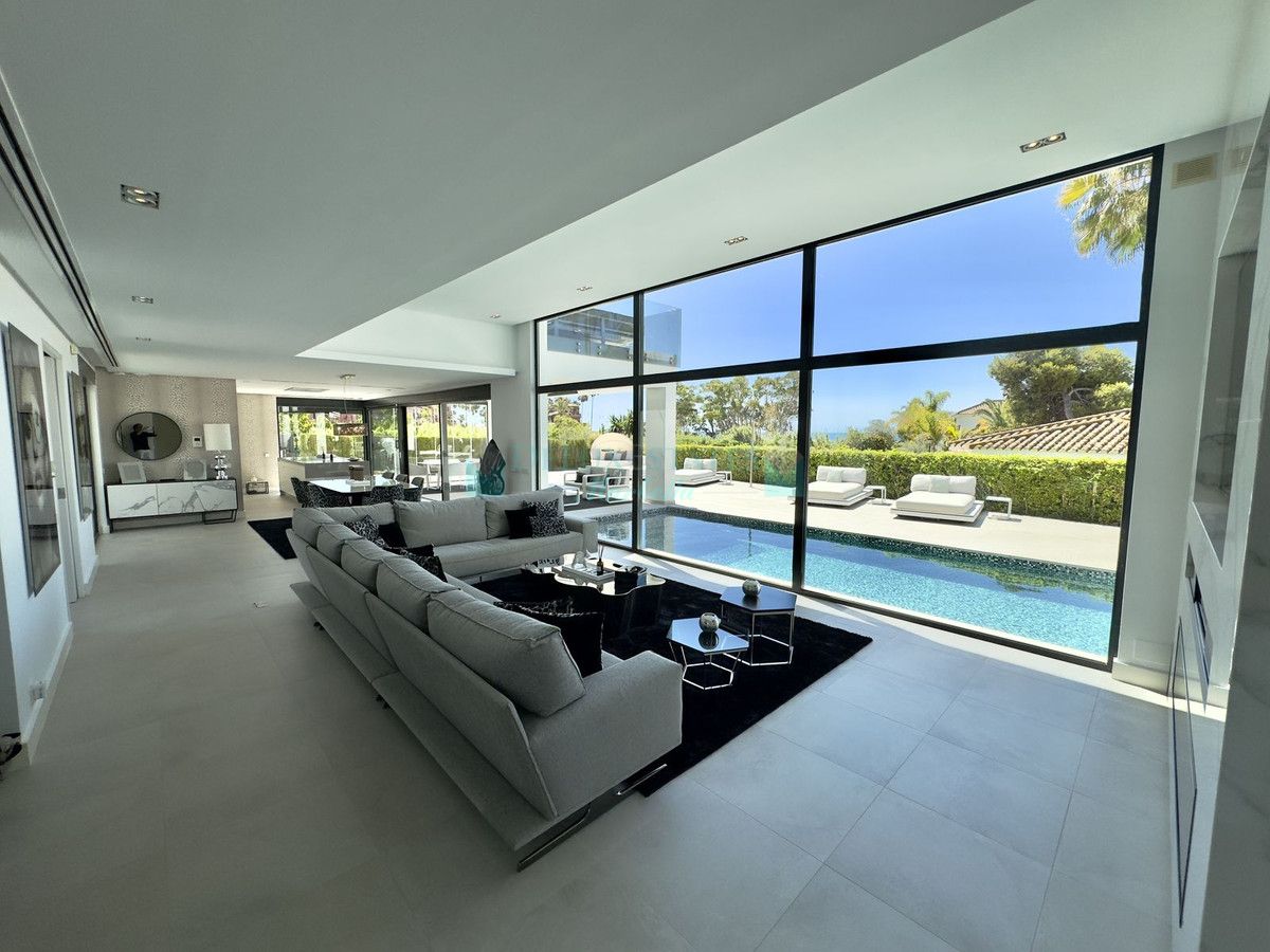 Villa for sale in Los Monteros, Marbella East