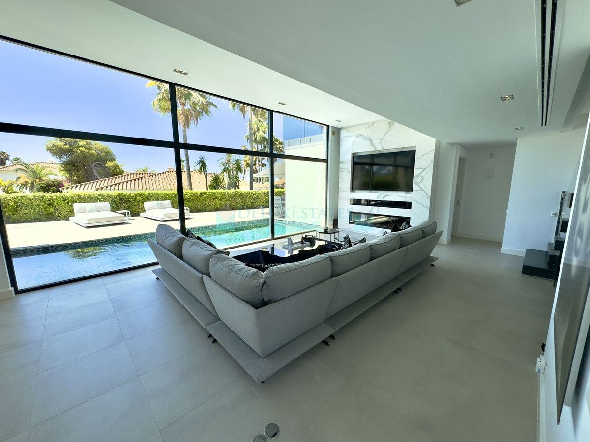 Villa for sale in Los Monteros, Marbella East