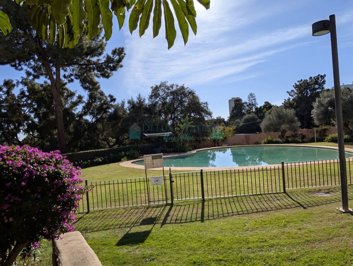 Apartment for sale in Elviria, Marbella East