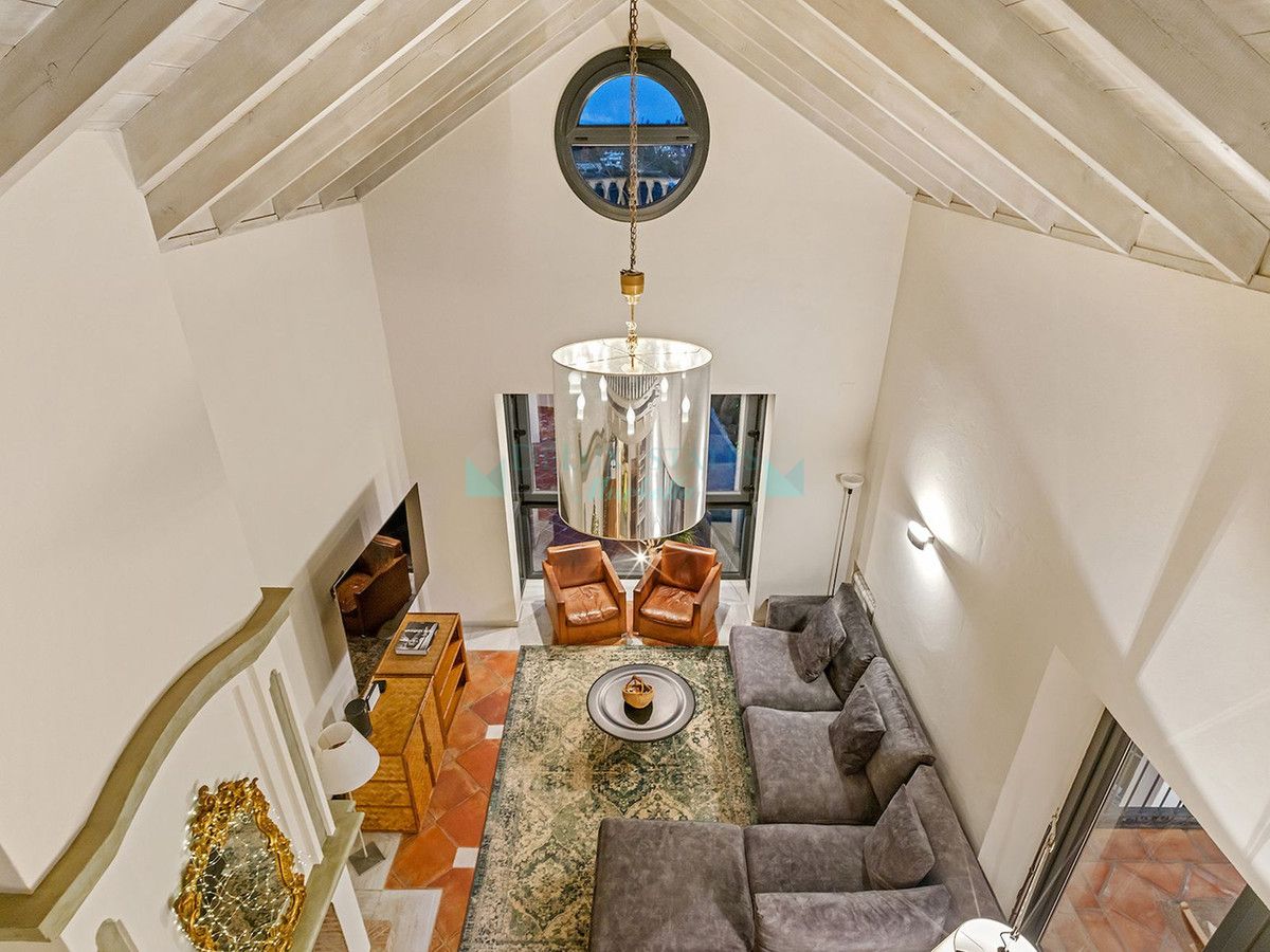 Villa en venta en El Madroñal, Benahavis