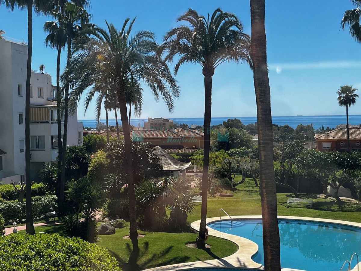 Apartamento en alquiler en Estepona