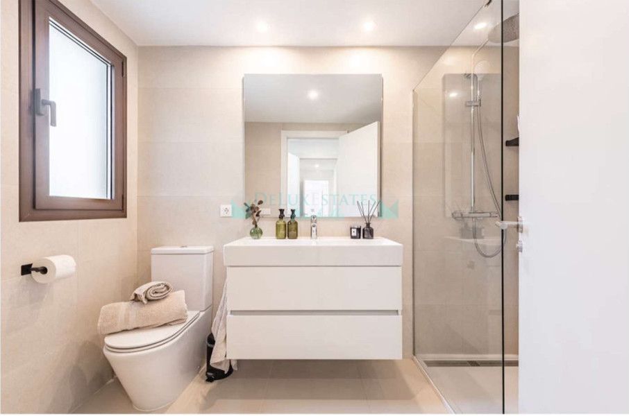 Apartment for sale in Estepona