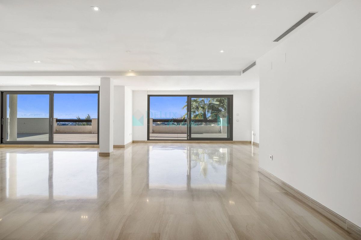 Apartment for sale in Benahavis