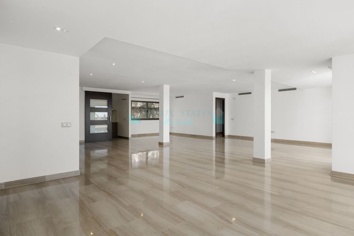 Apartment for sale in Benahavis