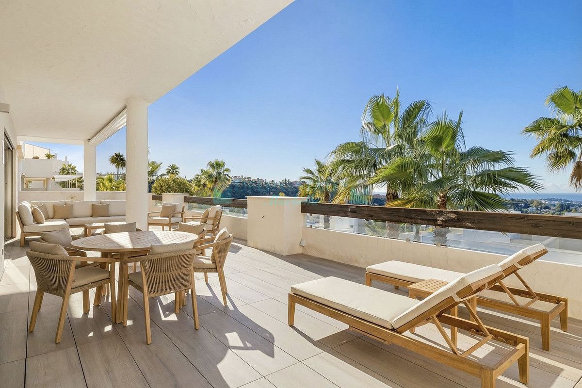 Apartment for sale in Benahavis