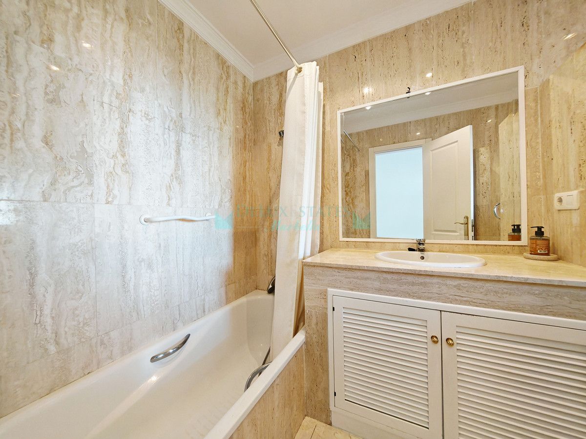 Apartment for sale in Elviria, Marbella East