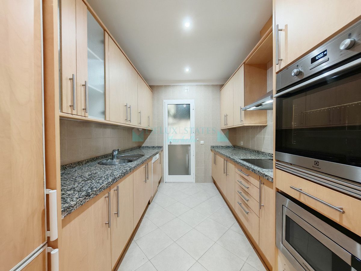 Apartment for sale in Elviria, Marbella East