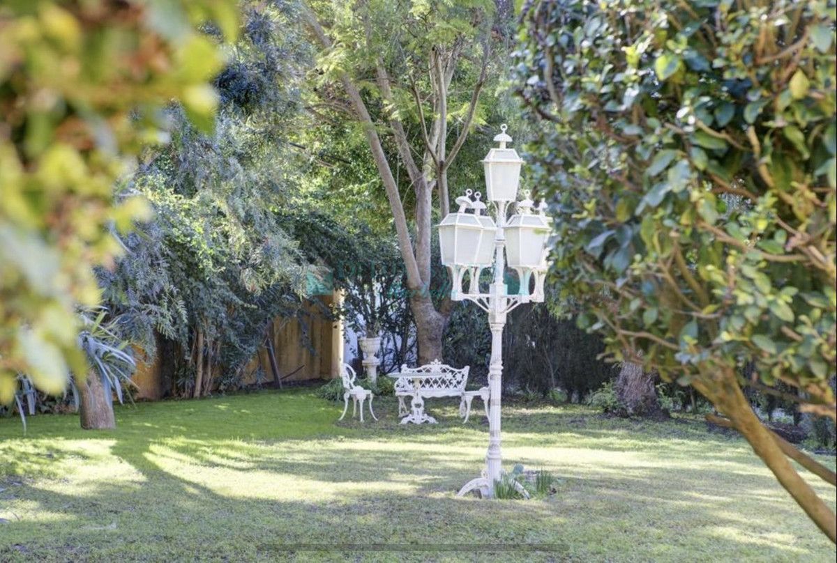 Villa for sale in El Rosario, Marbella East