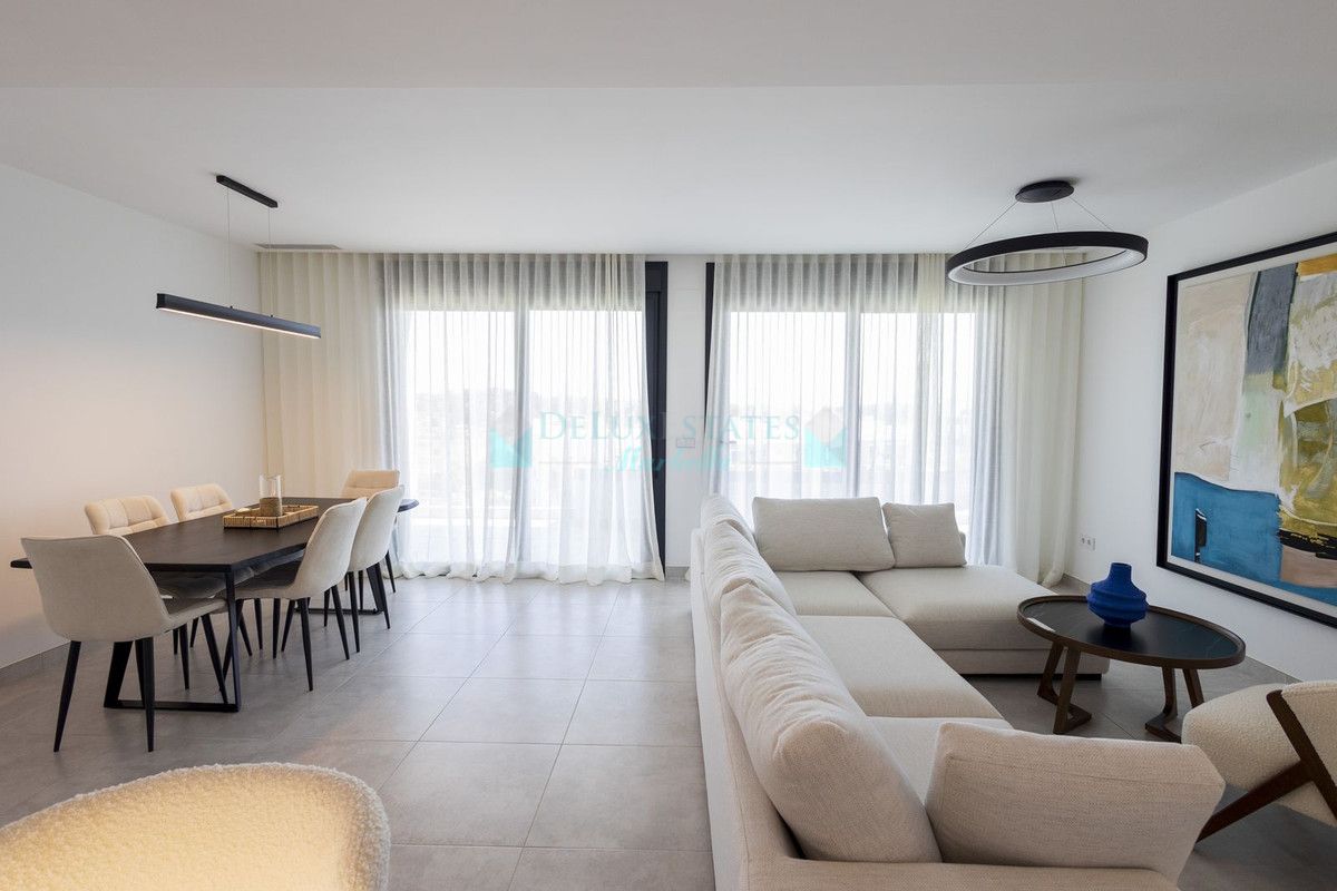 Apartamento en alquiler en Atalaya, Estepona