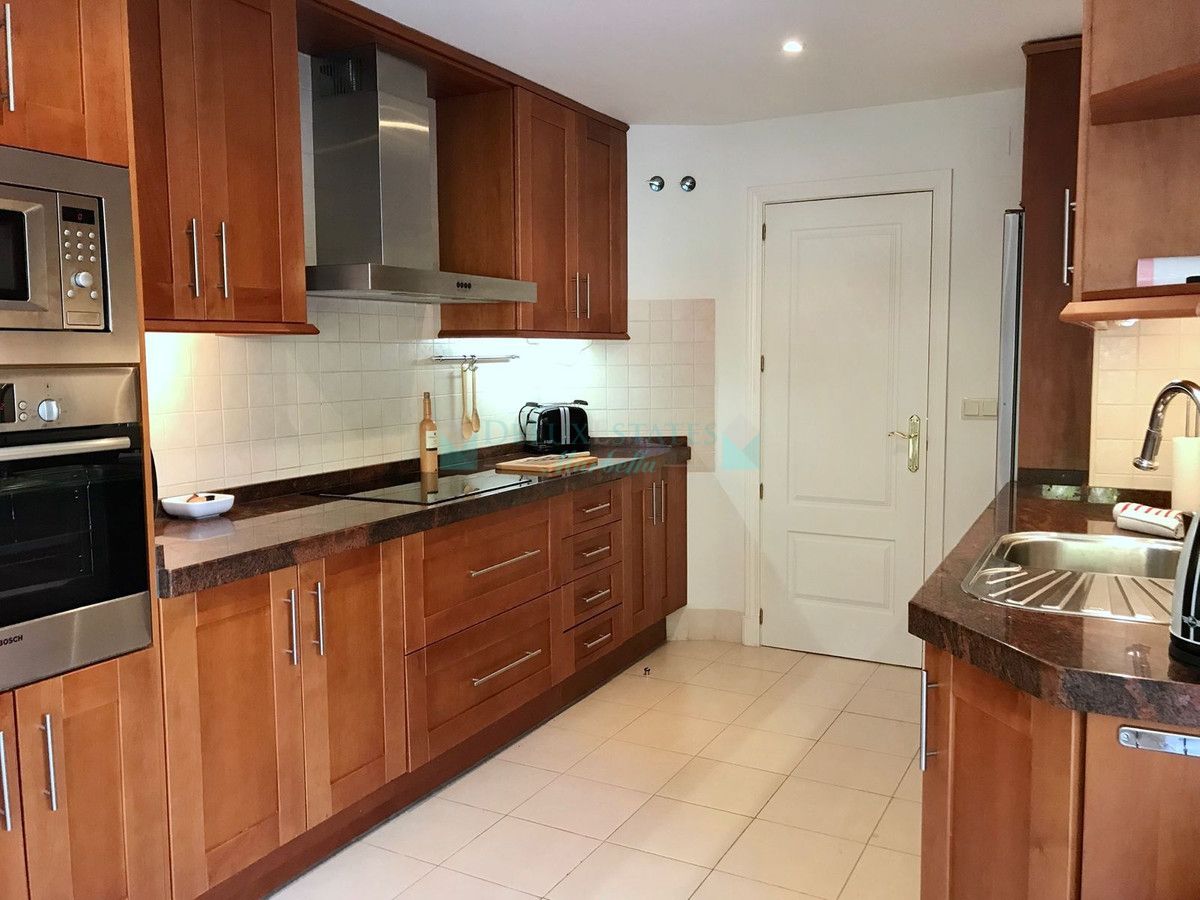 Ground Floor Apartment for sale in Los Flamingos, Benahavis