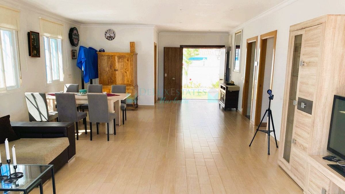 Villa for sale in Estepona