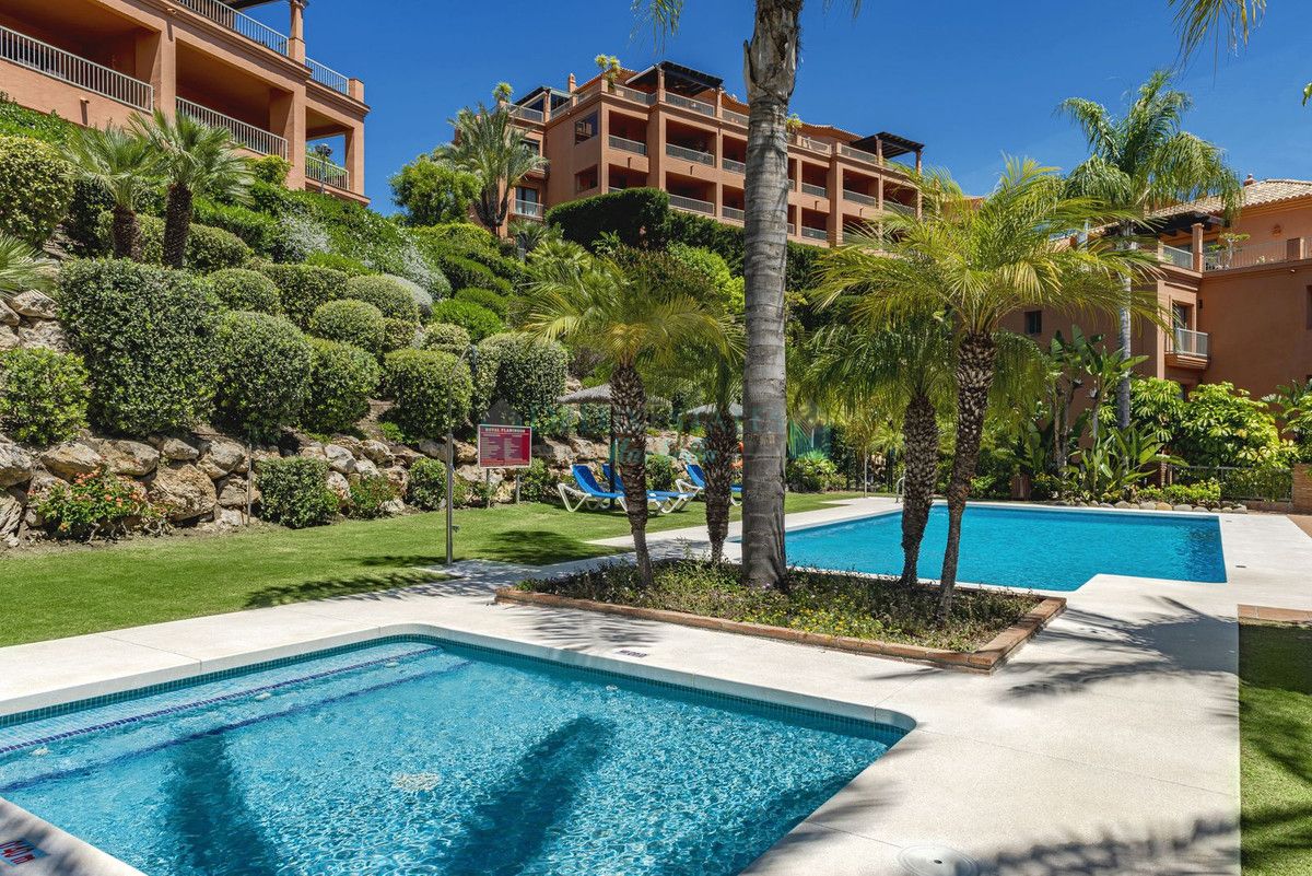 Penthouse for sale in Los Flamingos, Benahavis