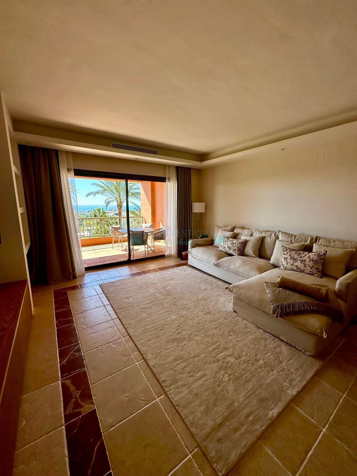 Penthouse for sale in Los Flamingos, Benahavis