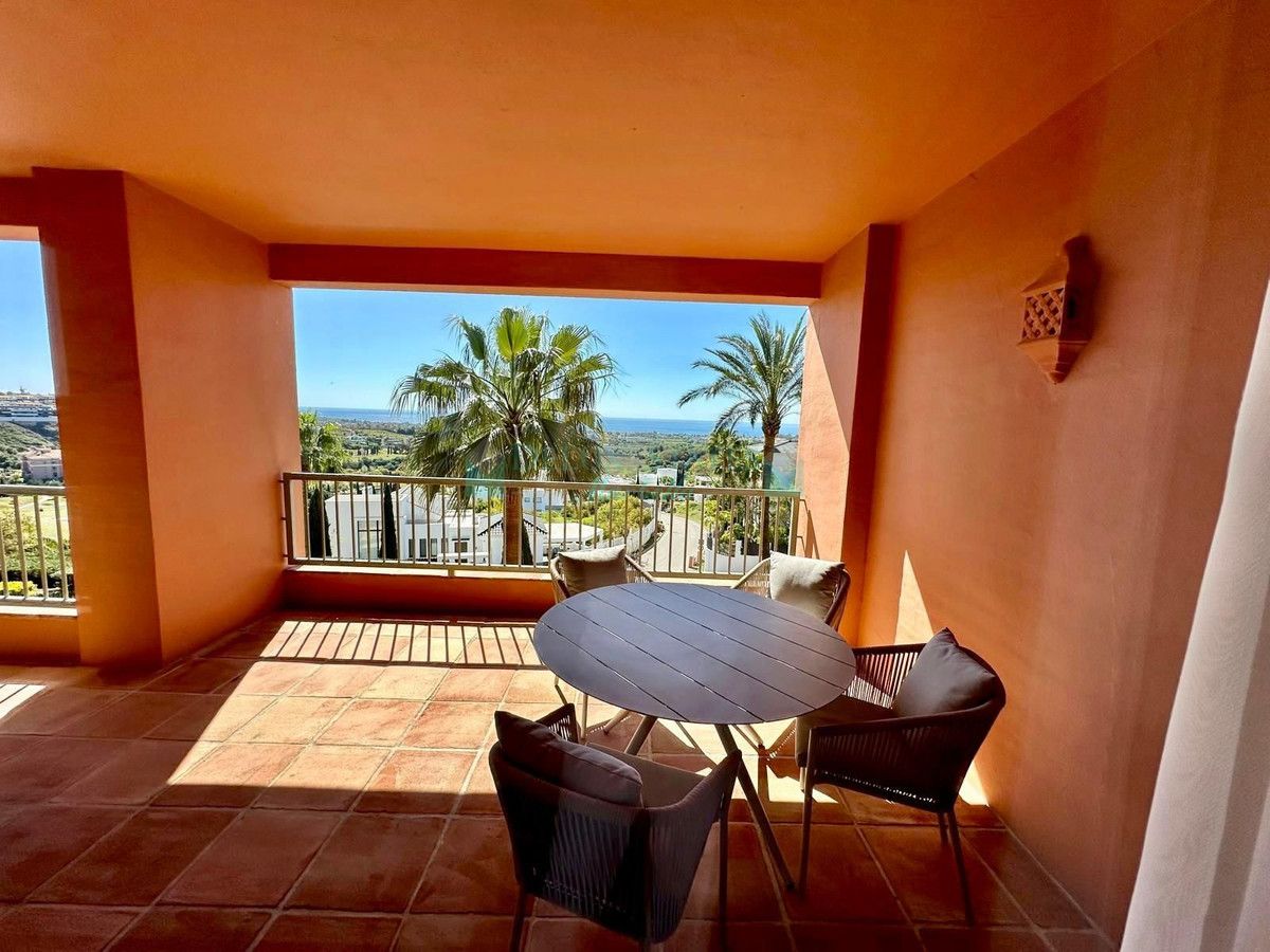 Penthouse for sale in Los Flamingos, Benahavis