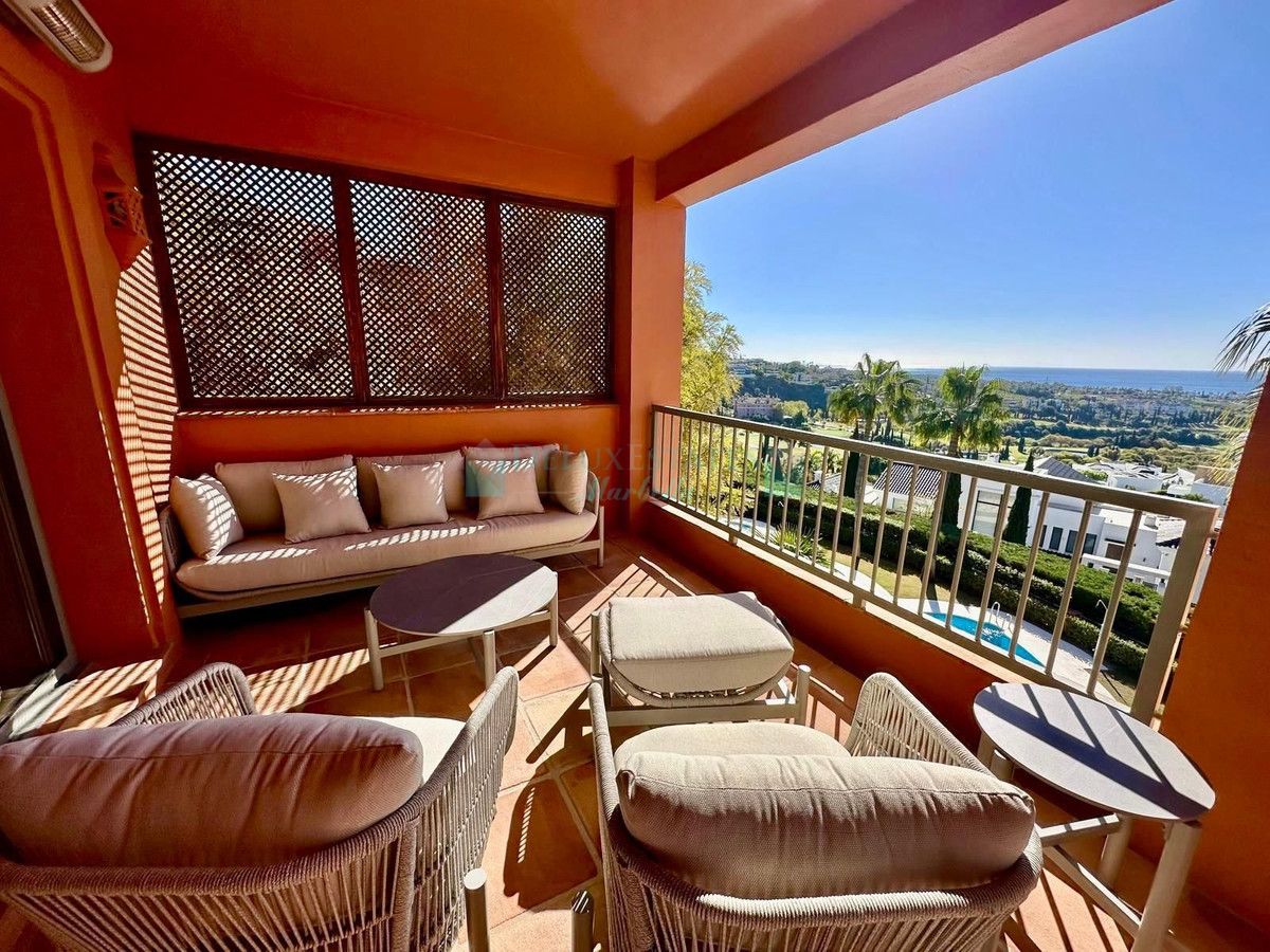 Penthouse for sale in Los Flamingos, Benahavis