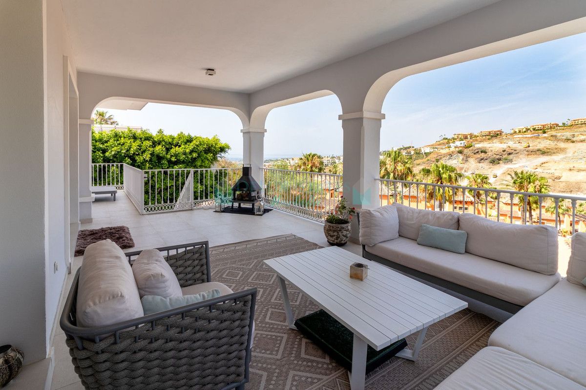 Villa for sale in Benahavis