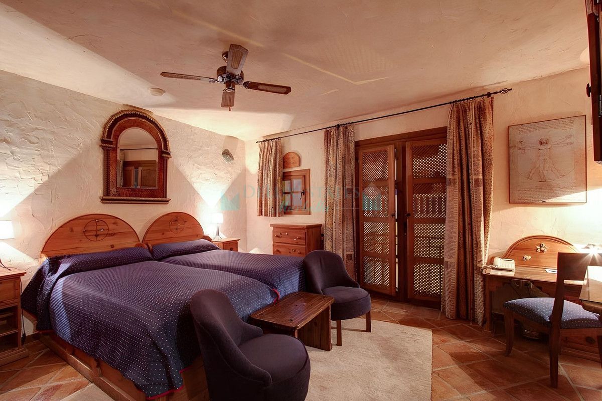 Hotel en venta en Benahavis