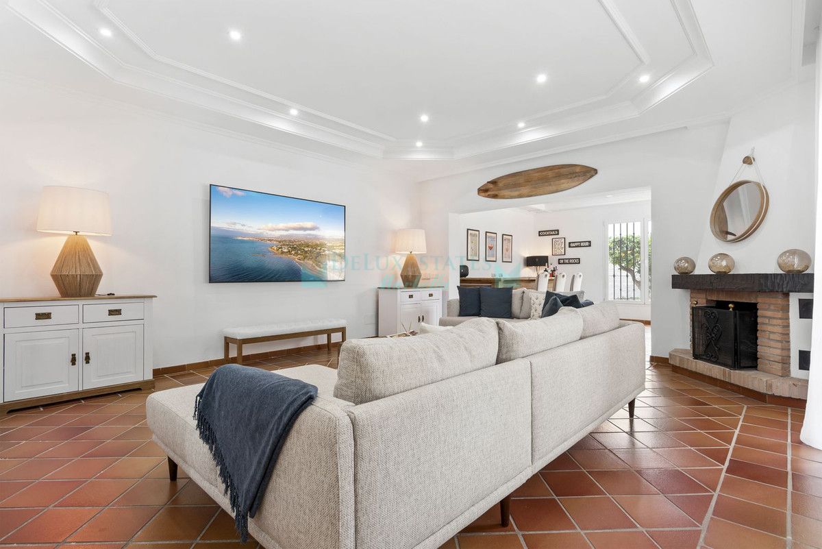 Villa for rent in Las Chapas, Marbella East