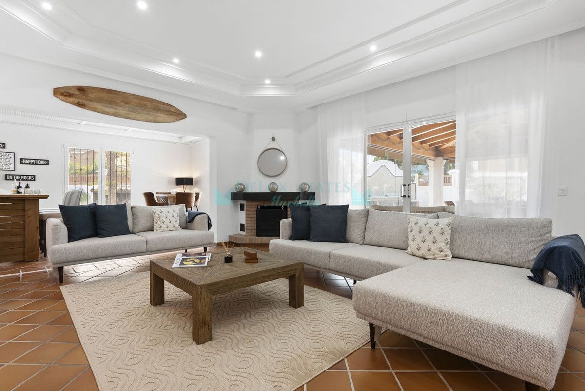 Villa for rent in Las Chapas, Marbella East
