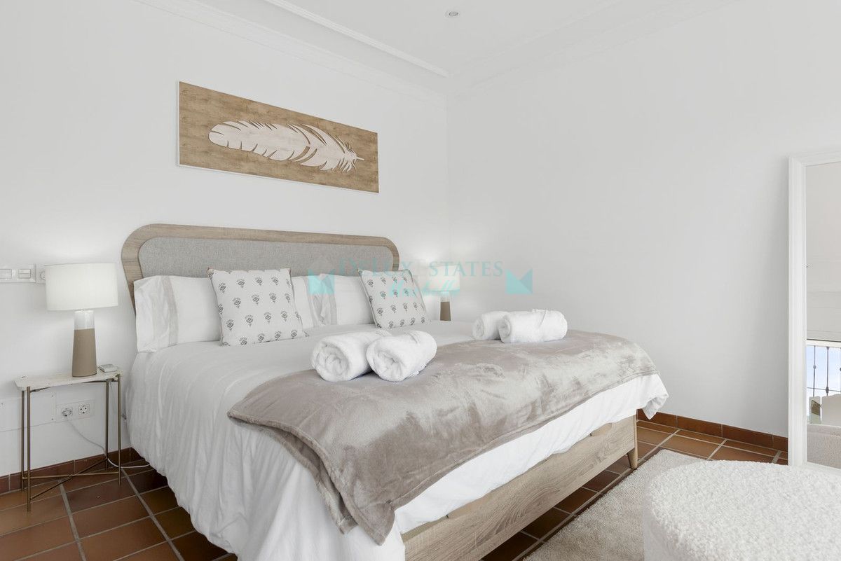 Villa for sale in Las Chapas, Marbella East