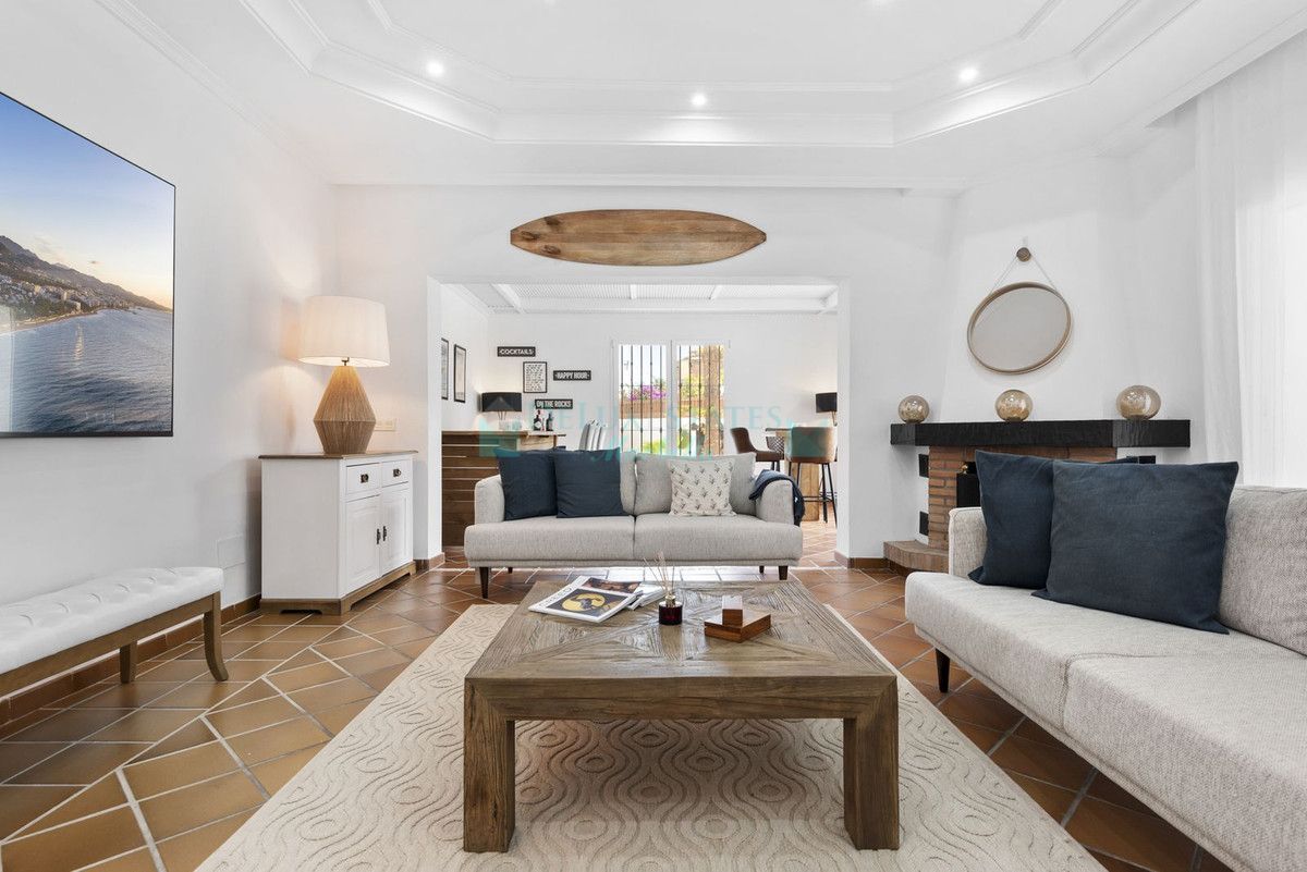 Villa for rent in Las Chapas, Marbella East
