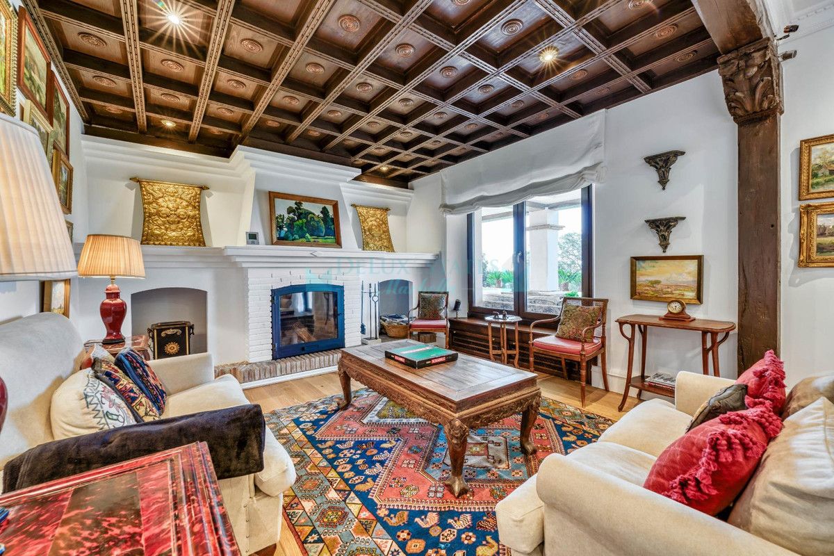 Villa en venta en La Mairena, Marbella Este