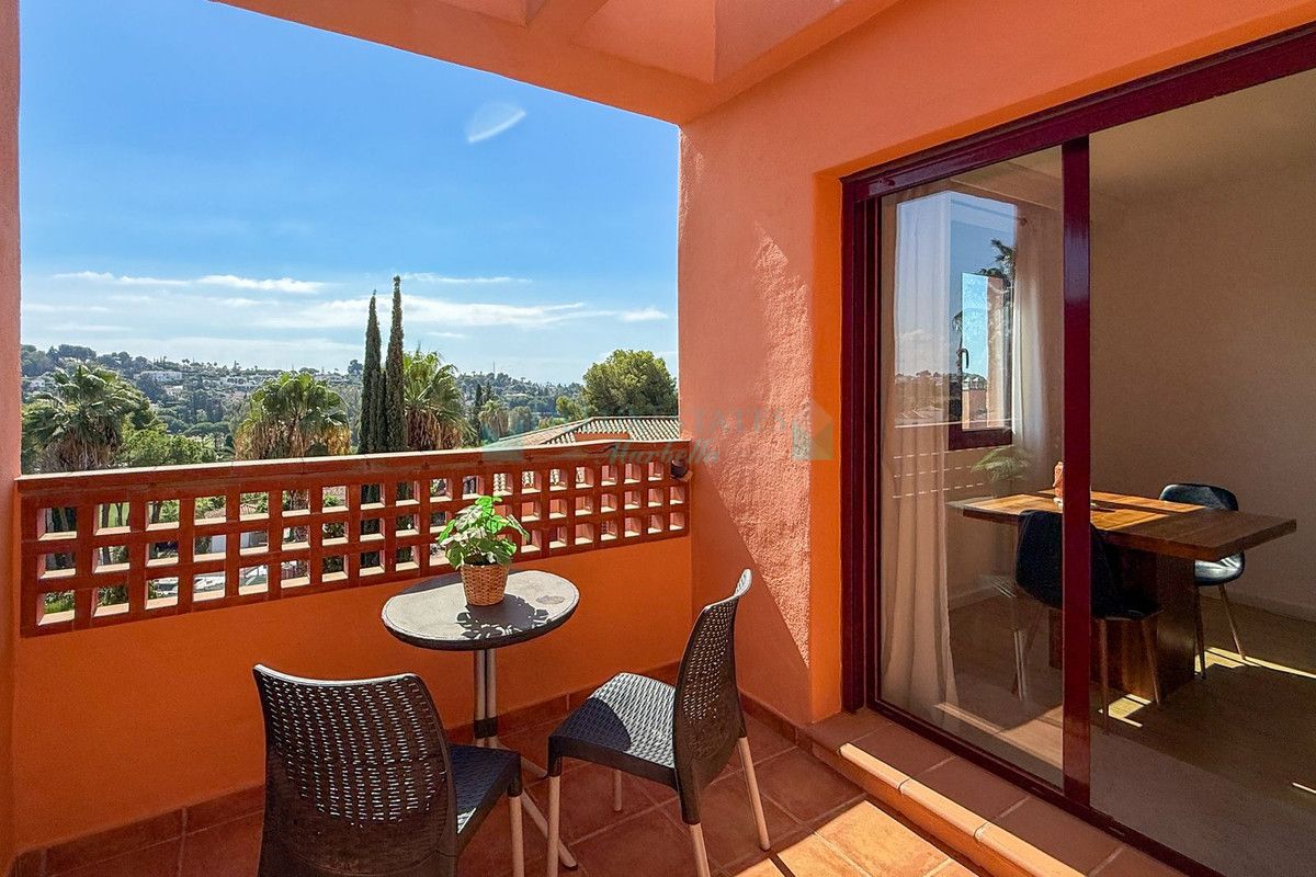 Penthouse for sale in El Paraiso, Estepona