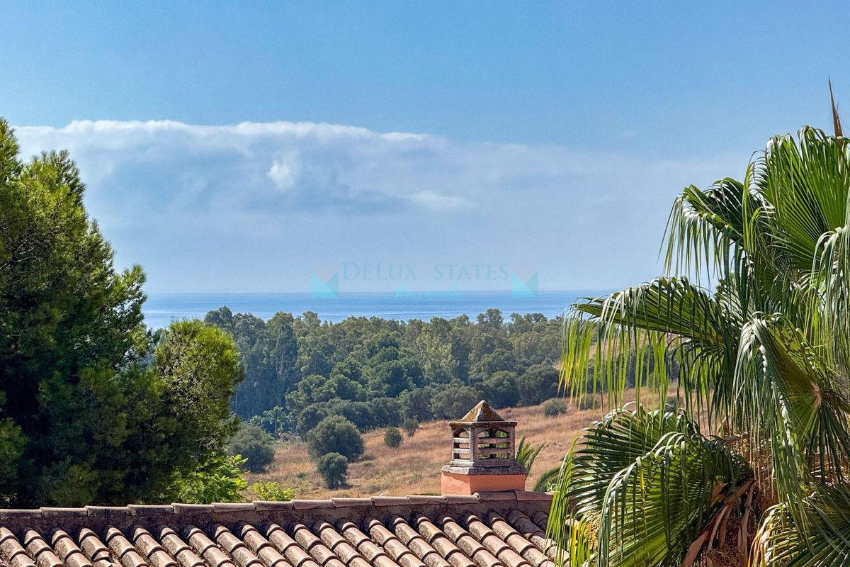 Penthouse for sale in El Paraiso, Estepona