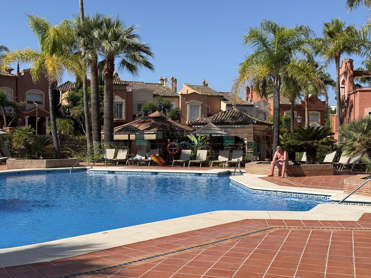 Ground Floor Apartment for rent in Nueva Andalucia