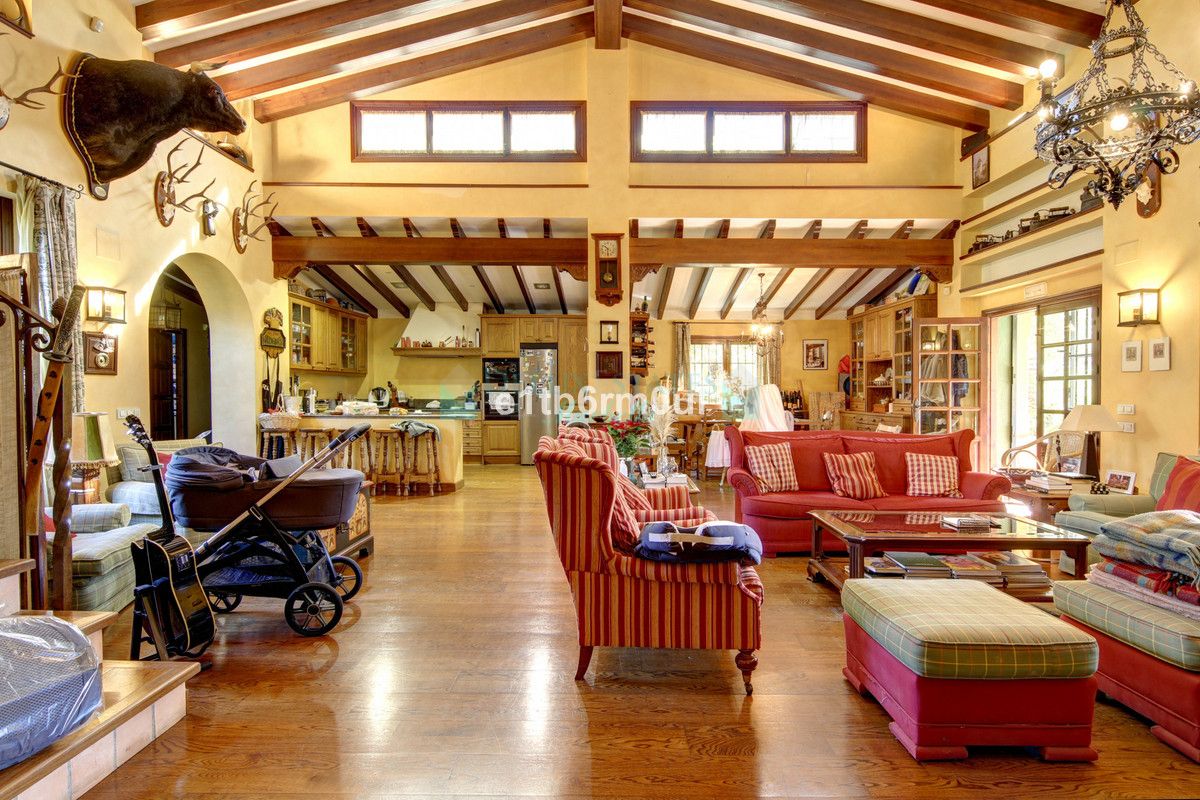 Finca for sale in Ojen