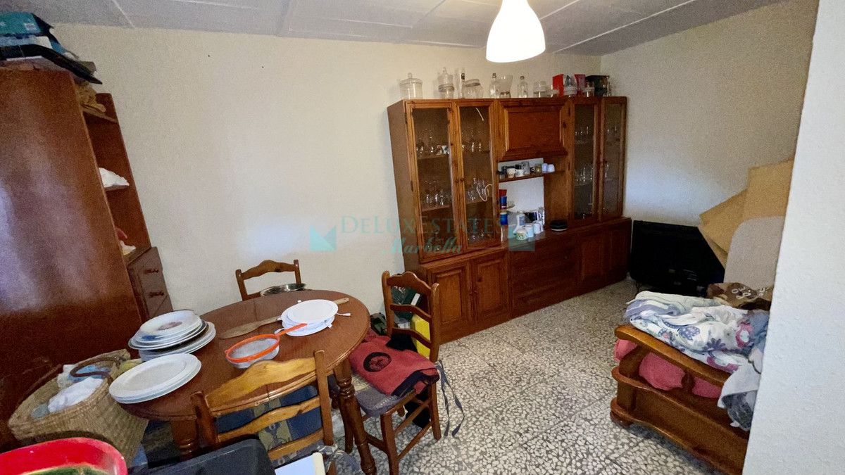 Finca for sale in Estepona