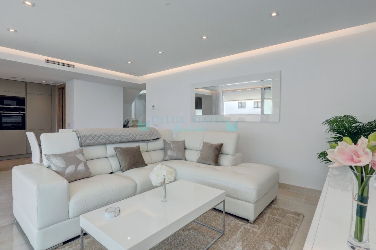 Penthouse for rent in Nueva Andalucia